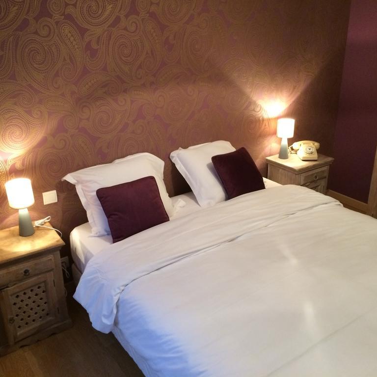 Hotel Le Central Boussac  Rum bild