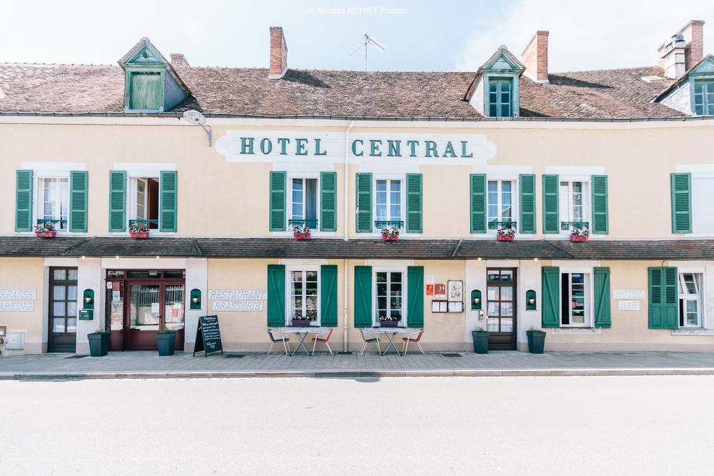 Hotel Le Central Boussac  Exteriör bild